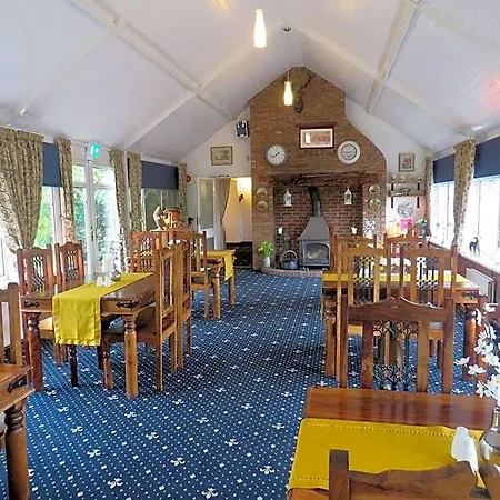 Hotel Ganton Greyhound 2*